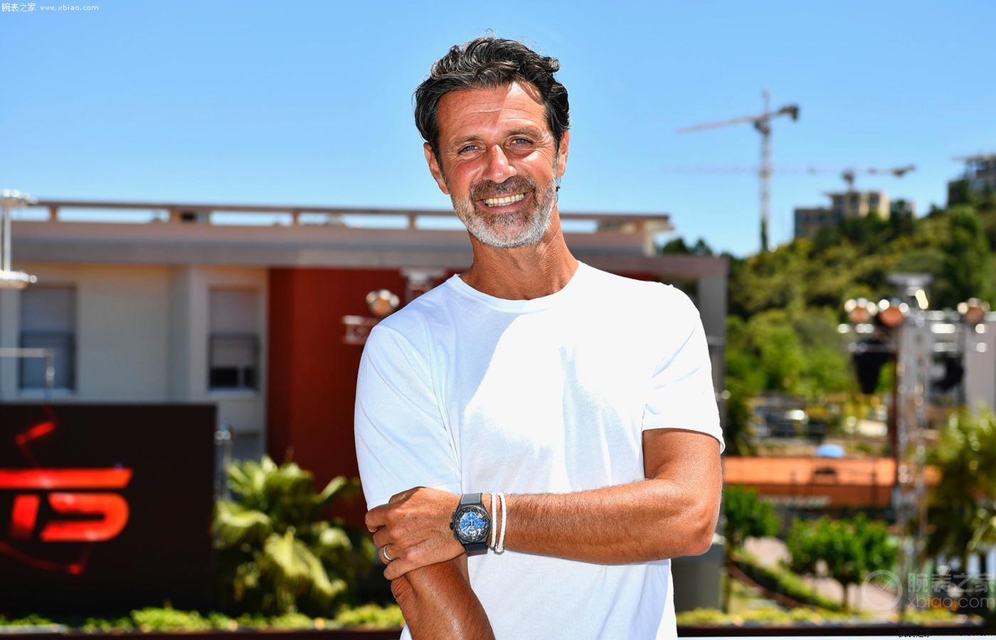 个人表现出 个人表现出