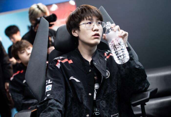 后依旧潜伏 后依旧潜伏